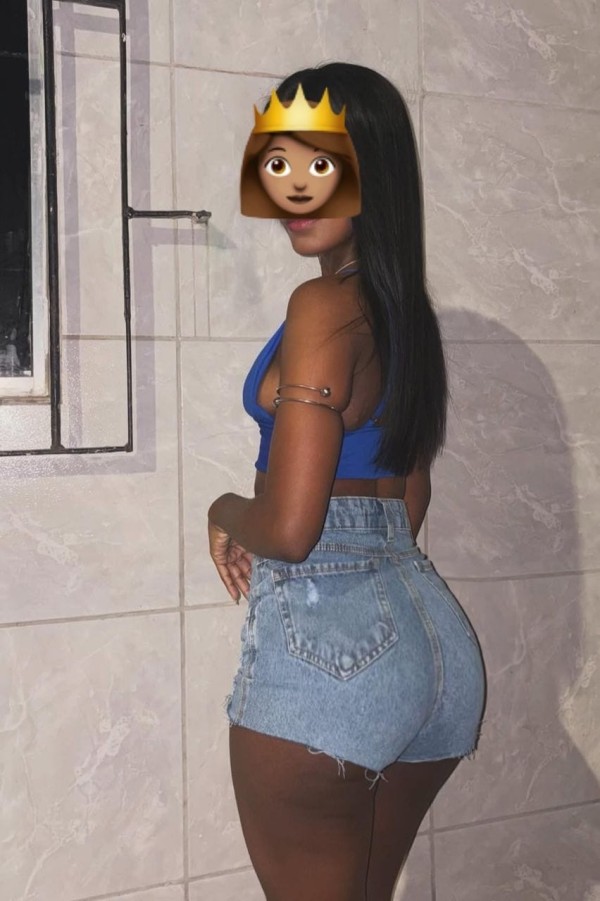 Rico chocolate, Venezolana delgada en alzira nueva