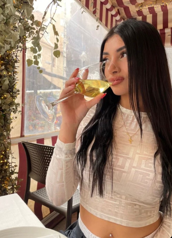 JOVENCITA CALIENTE PARA SALIDAS EN BARCELONA