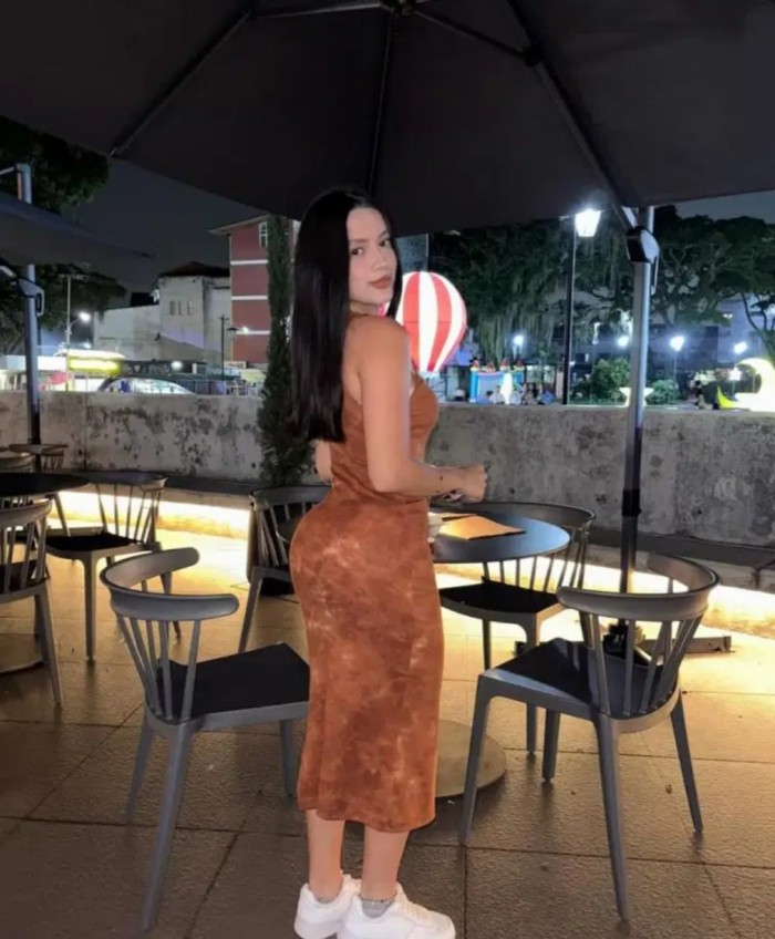 20 AÑOS JOVENCITA MUY CACHONDA