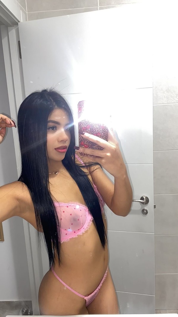 SOFIA APACIONADA SUPER CALIENTE Y COMPLECTA