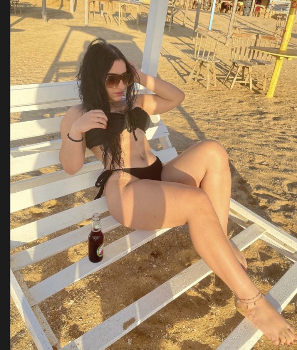 Juguetona y fantasiosa Mahón jovencita chochito mojado y apretado