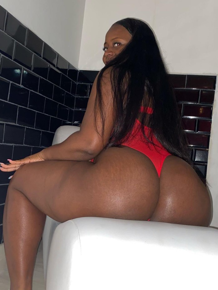 Chica morena novedad