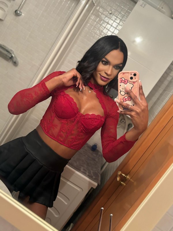 Sofía jovencita fiestera 24 horas disponible