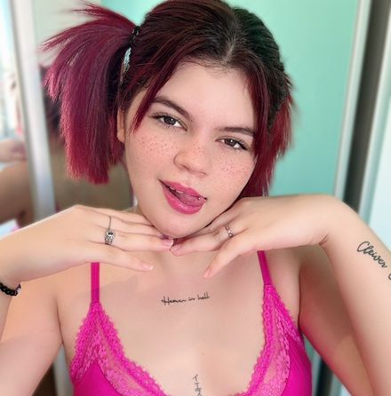 18 años  recién llegada 🩷