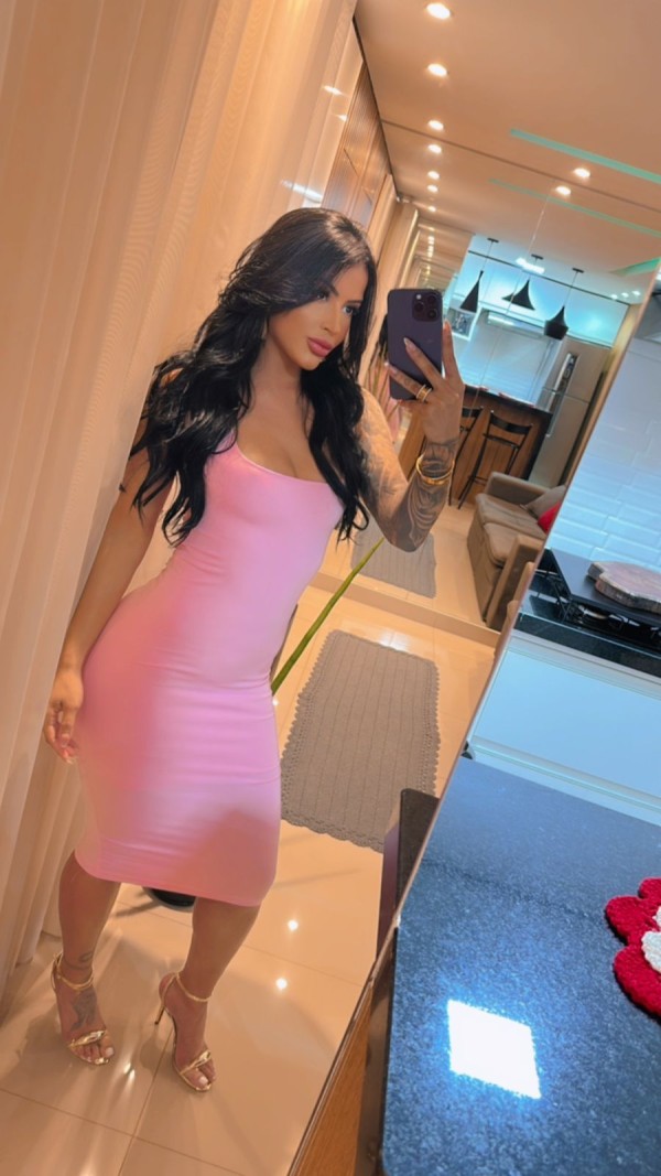 BRASILEIRA DE LUJO EXPLOSIVA Y JUGUETONA