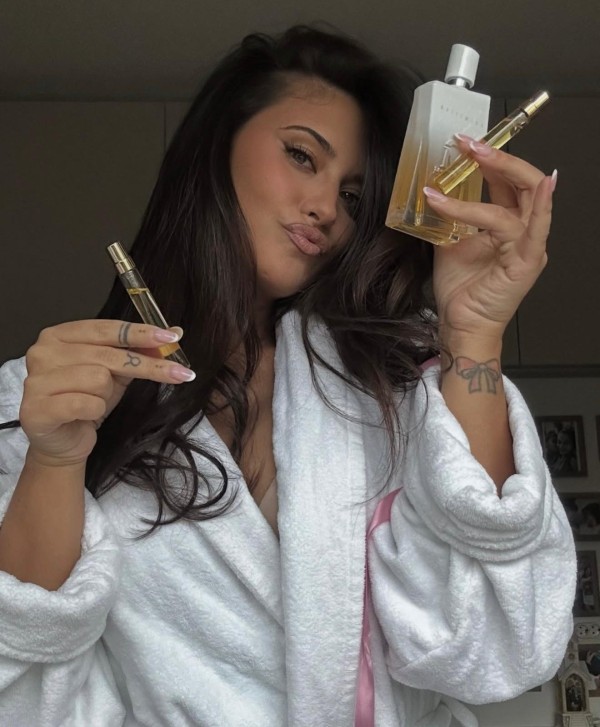 UCRANIANA, ESPECTACULAR, PIERDETE ENTRE MIS CURVAS