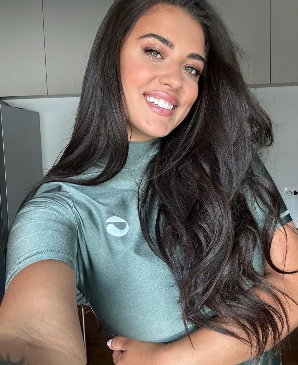 UCRANIANA, ESPECTACULAR, PIERDETE ENTRE MIS CURVAS