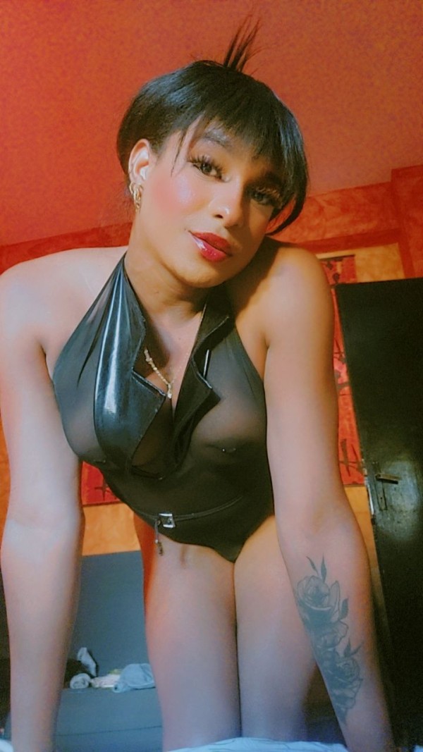 Hombres que quisieran experimentar con una chica trans