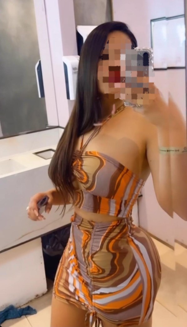 POR 1º VEZ EN LUGO. BELLA, MORBOSA Y VICIOSA.