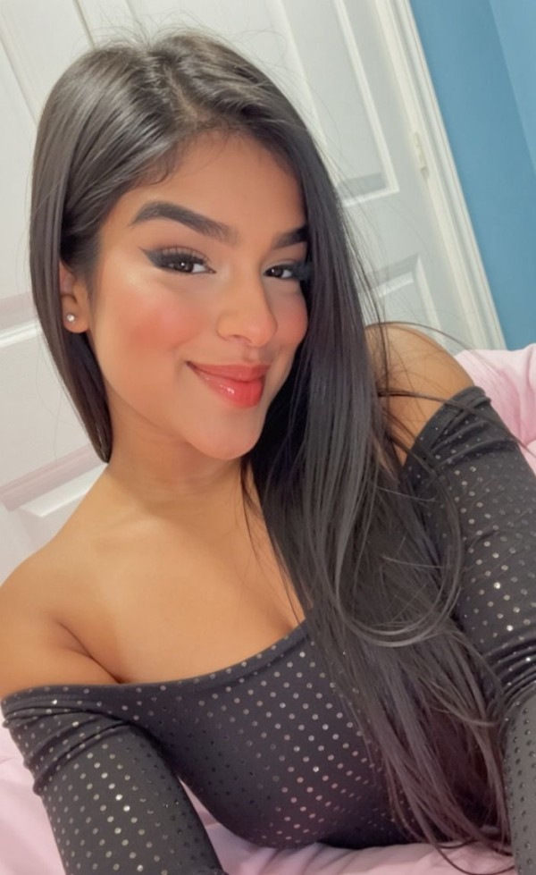 Colombiana  Novedad en tu ciudad ,Jovencita implicada Fiestera a Tope