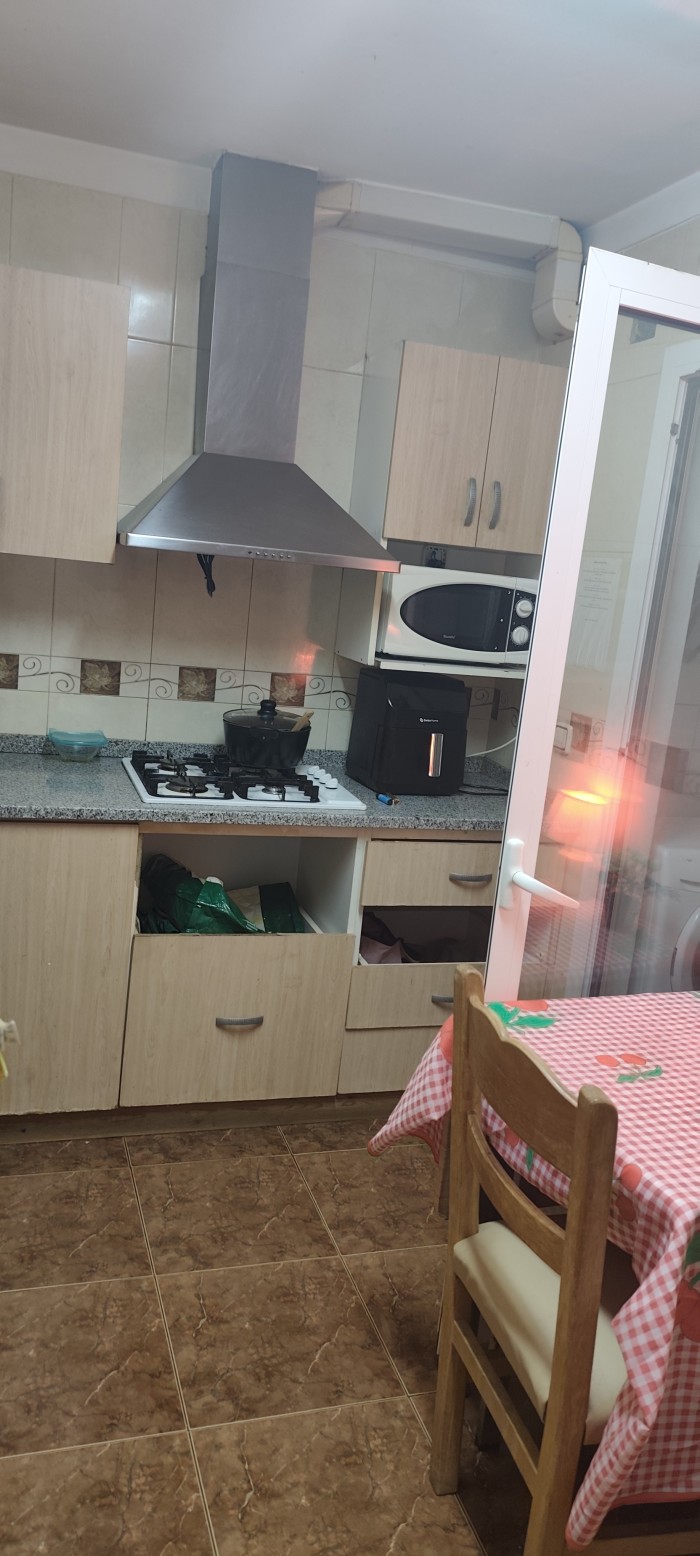 Urgente habitación libre ahora mismo Figueres