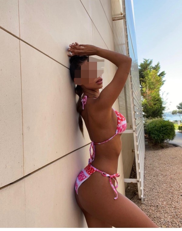 Caty morenita hermosa por tu ciudad