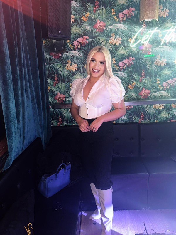 Amanda joven canaria por Zaragoza