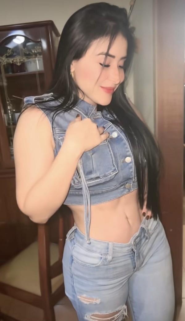 novedad Exótica Pelinegra