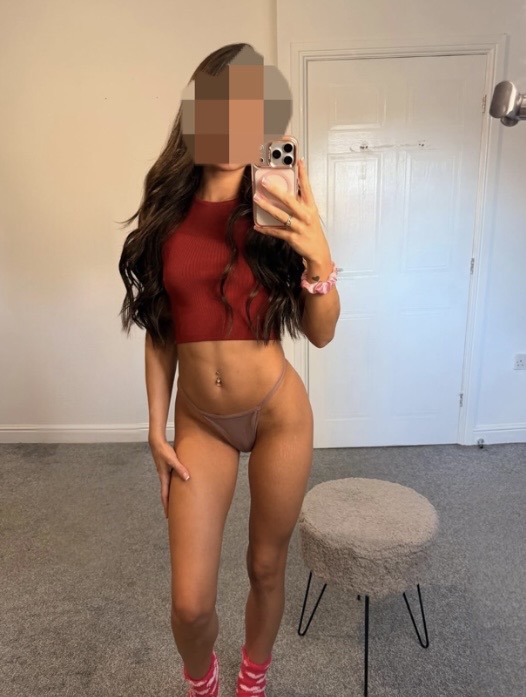 MUY MUY DELGADA BLANCA DE PIEL