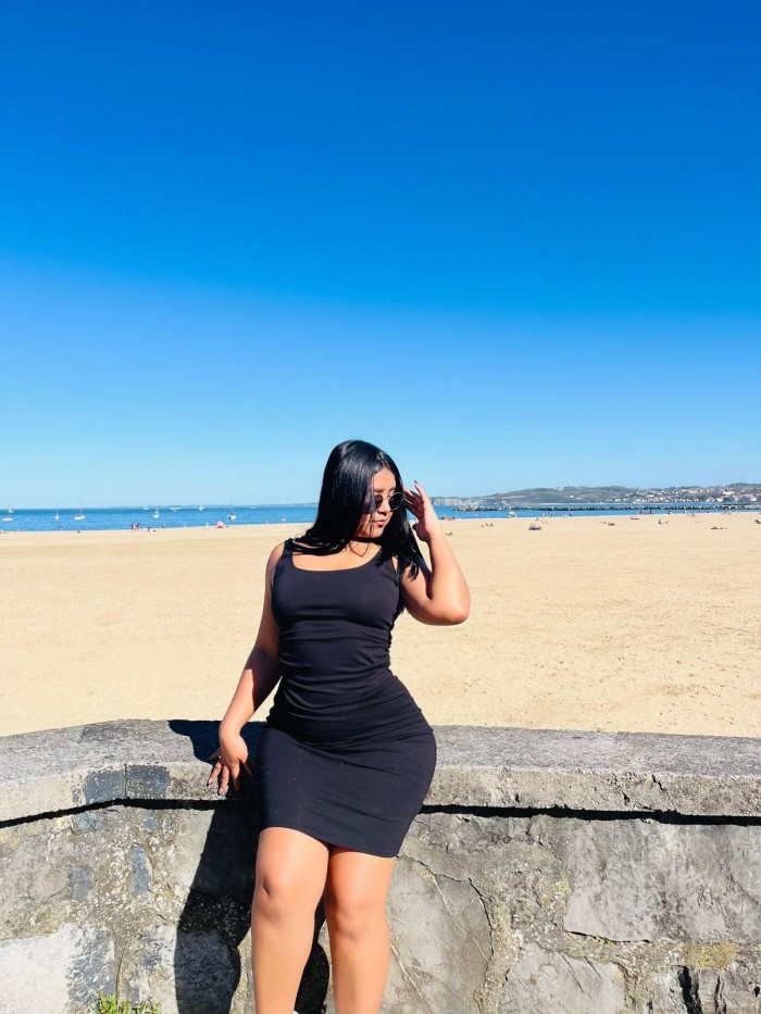 JOVENCITA ENCANTADORA, TIERNA Y CERCANA