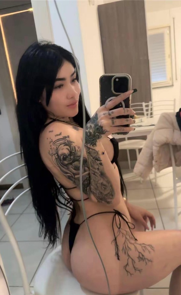 Soy una chica latina nueva cachonda y guarra