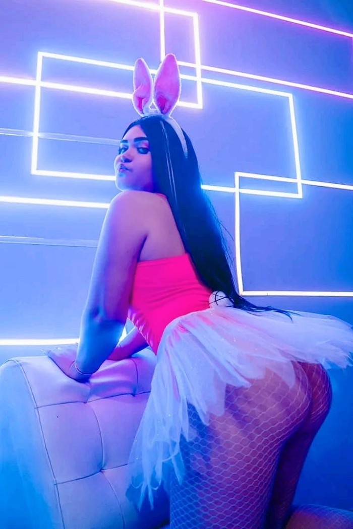 WANDA UNA EXPLOSIÓN DE CHICA EN LA CIUDAD