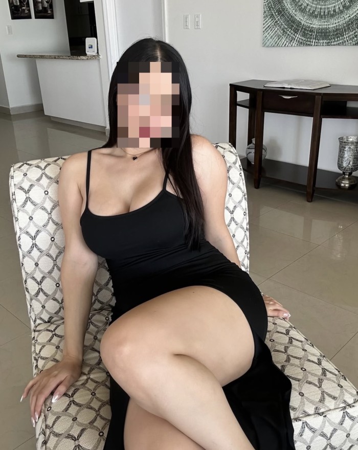 JOVEN FIESTERA RECIEN LLEGADA