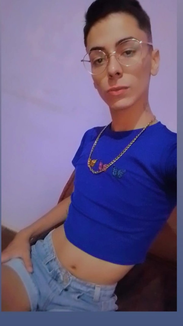 Activo y pasivo joven brasileño