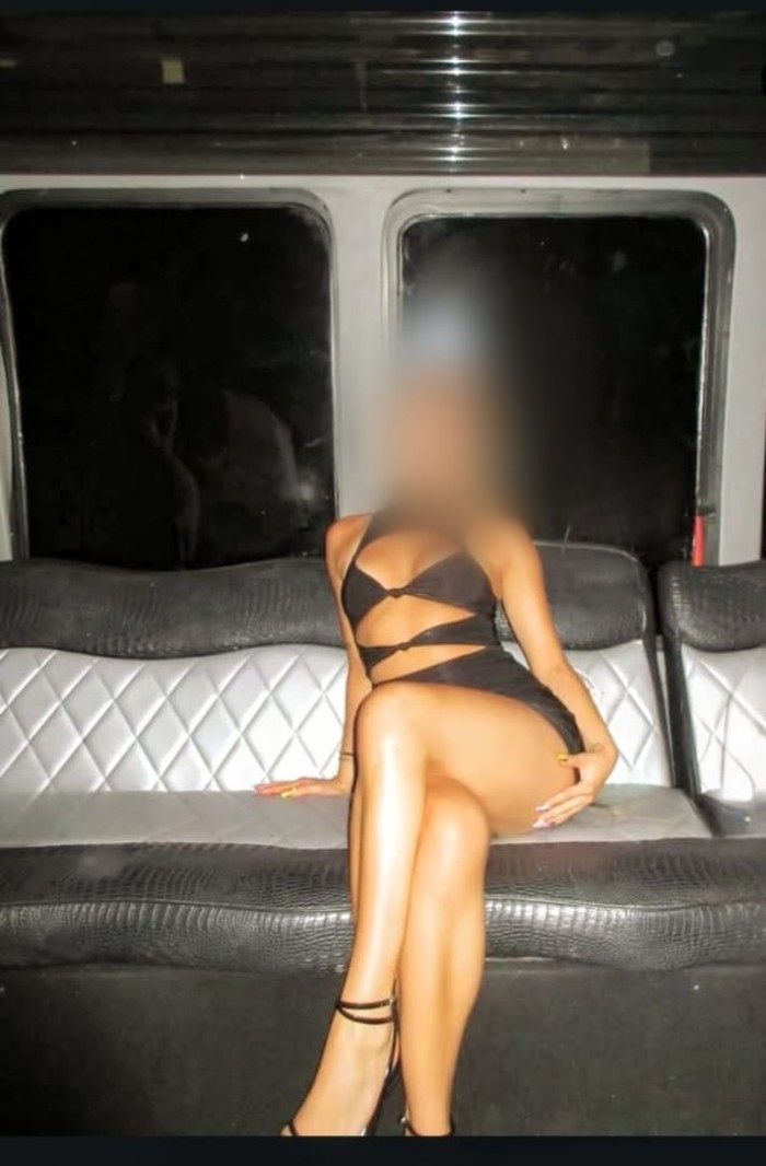ARDIENTE SENSUAL COMPLACIENTE BOMBA DE SEXO