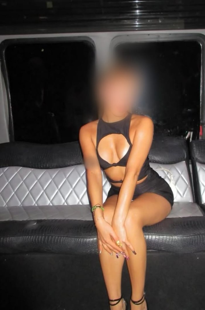 ARDIENTE SENSUAL COMPLACIENTE BOMBA DE SEXO