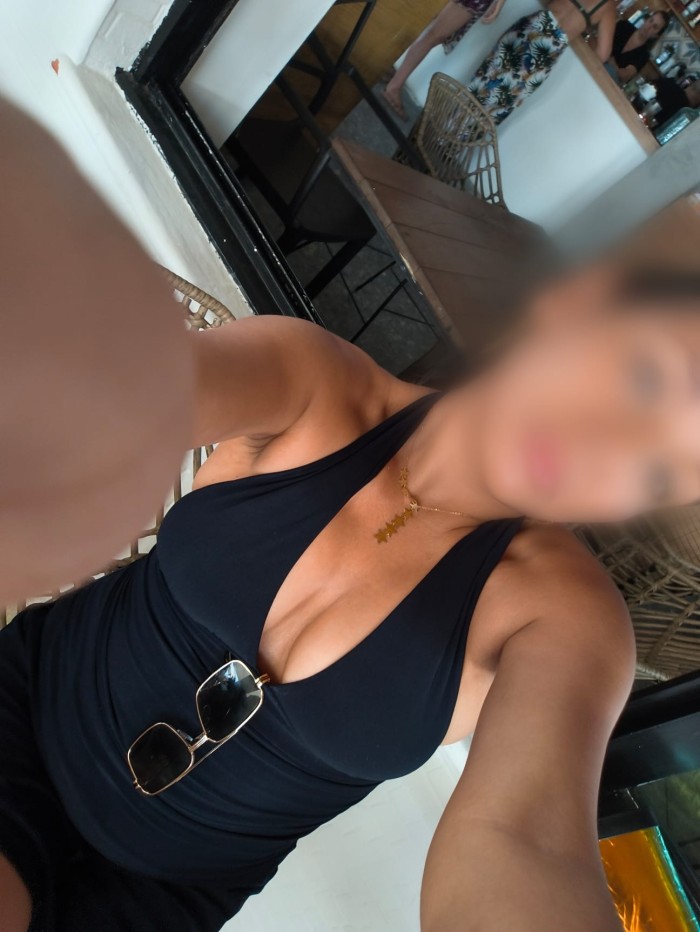 ARDIENTE SENSUAL COMPLACIENTE BOMBA DE SEXO