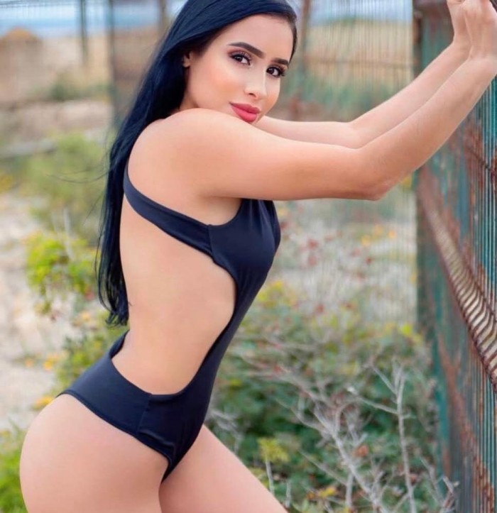 Novedad en vía Julia Isis jovencita complaciente