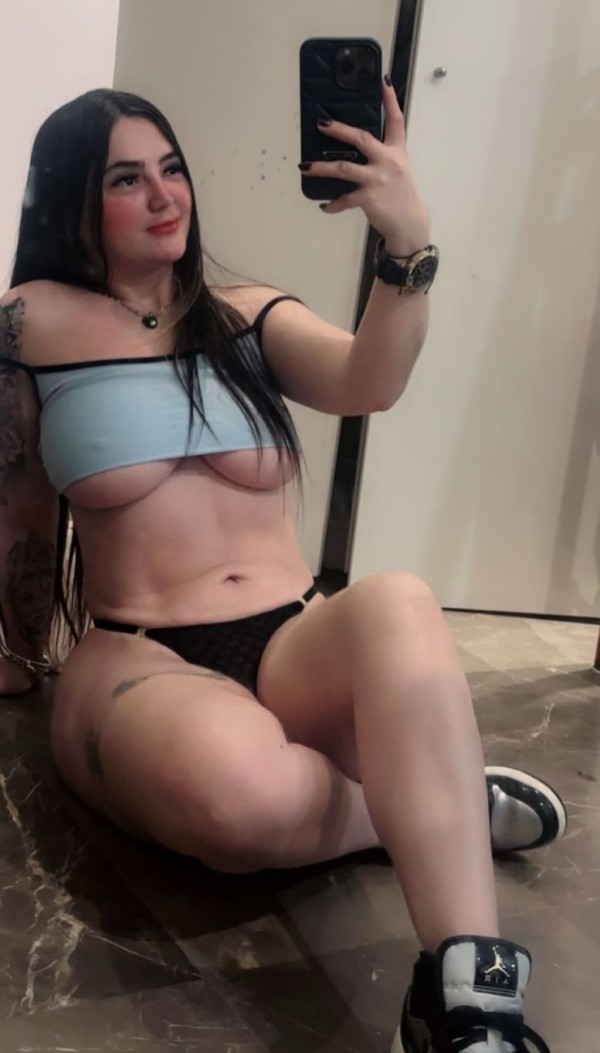 ISABELLA JOVEN COLOMBIANA DE LUJO GUAPÍSIMA CACHONDA 24 HORAS FIESTERA