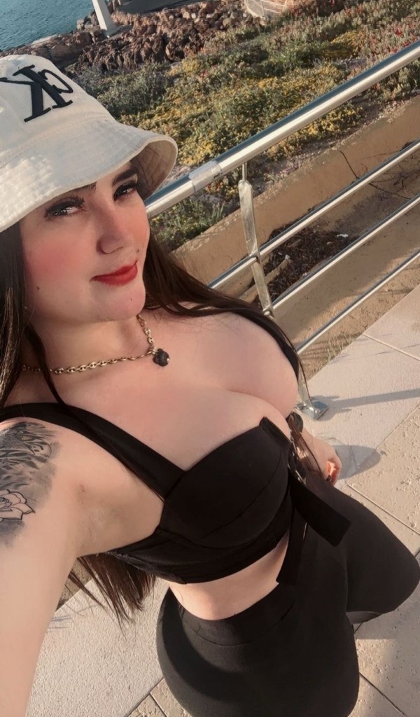 ISABELLA JOVEN COLOMBIANA DE LUJO GUAPÍSIMA CACHONDA 24 HORAS FIESTERA
