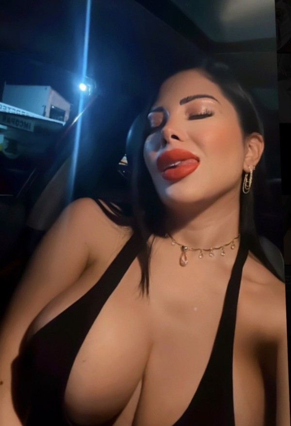 Diosa del francés y beso negro