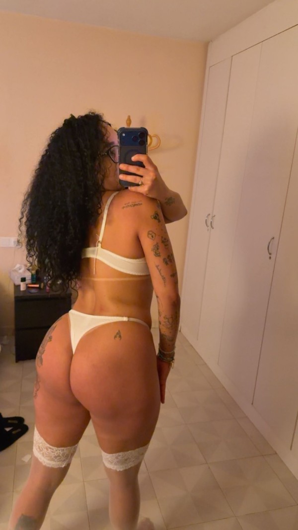 brasileña guapa y cachonda fotos reales