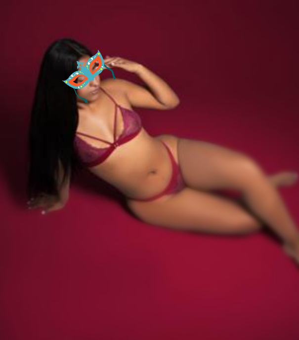 LA REINA DEL GRIEGO MORBOSA PECHUGONA ATREVETE