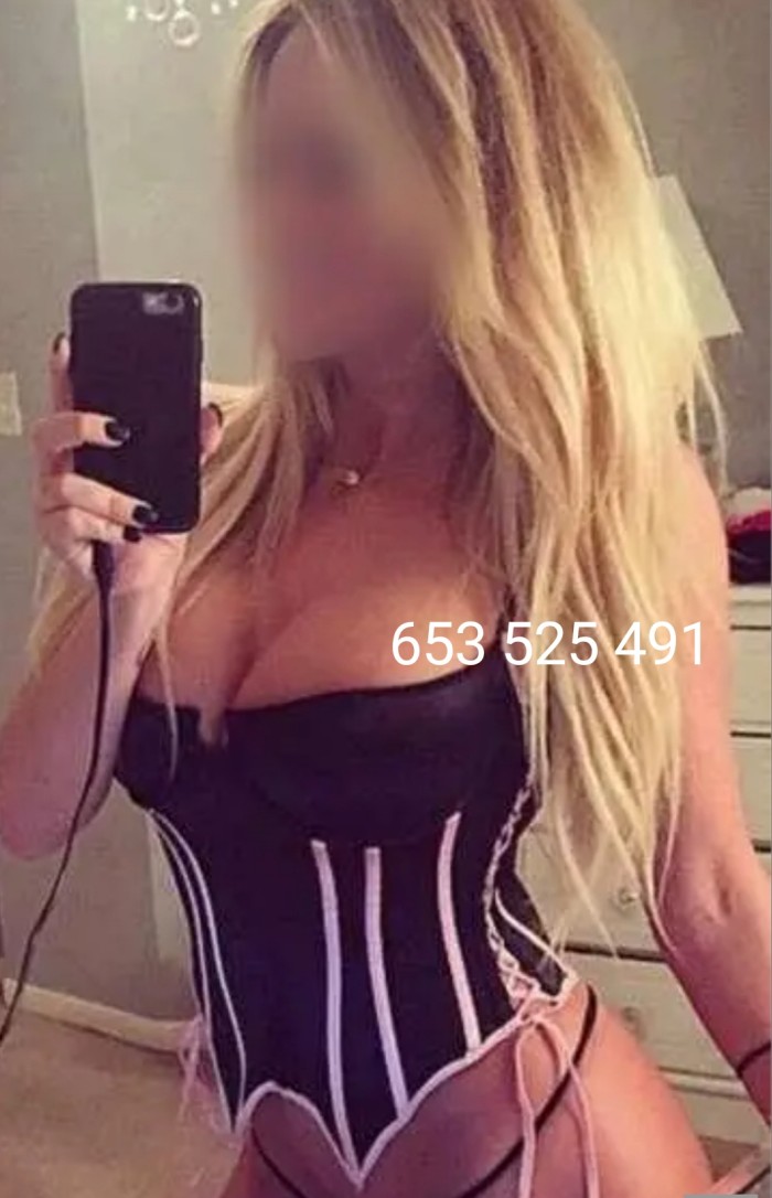 MUJER MADURA EXQUISITA DAMA ELEGANTE