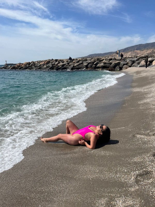 Latina de paso por tu ciudad