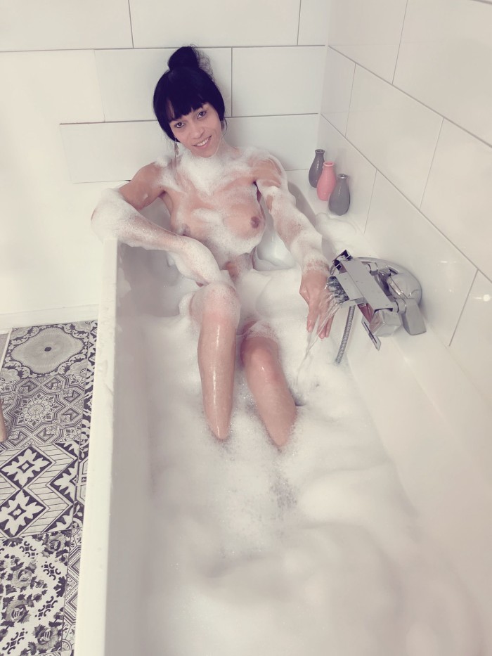 TRANS LUJURIOSA CON GANAS DE COMER POLLA EN IRUN