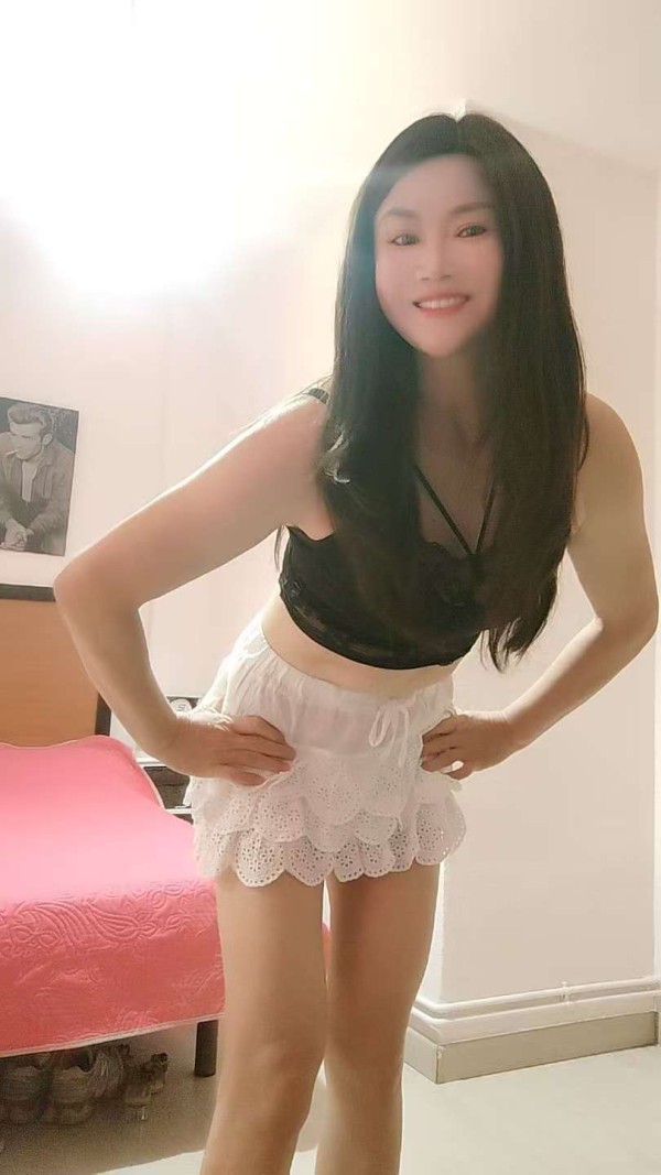 Chicas Asiáticas Orientales en Madrid Centro