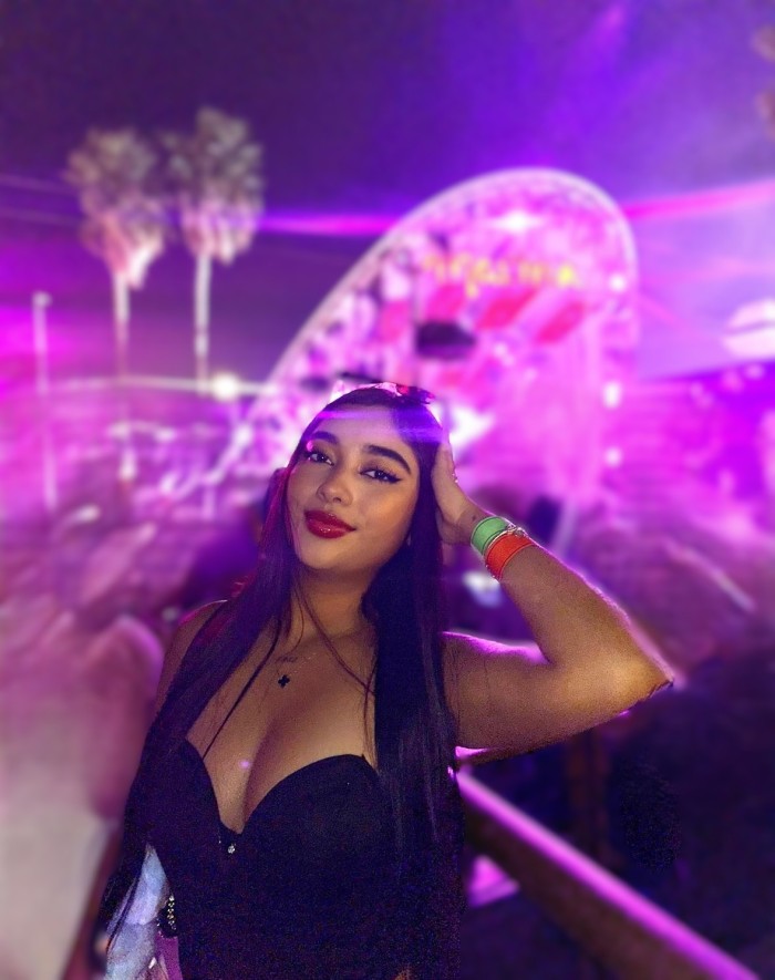 PRECIOSA Y CARIÑOSA EN EMPURIABRAVA