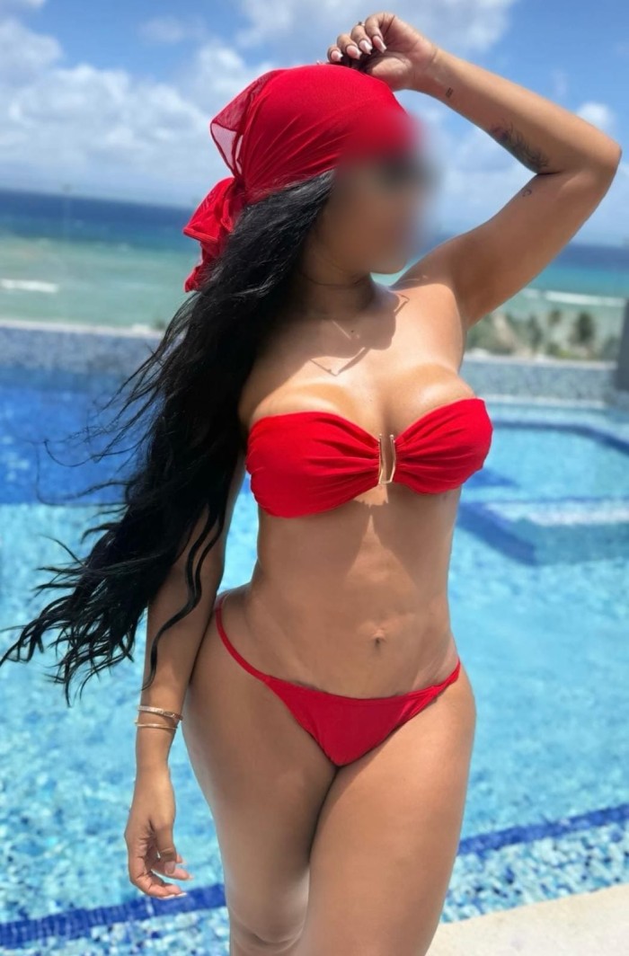 SERE TU ADICCION ENCANTADORA MUJER EXÓTICA
