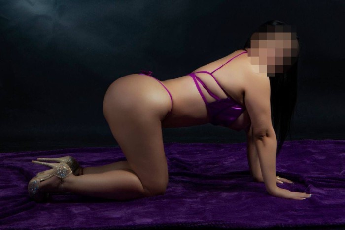 ARDIENTE LATINA MUY VICIOSA ¡CASI COMPLETA!