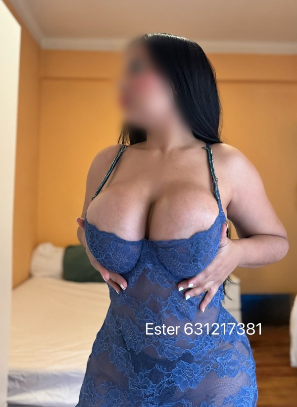 Jovencita enormes pechos naturales, fiestera, trajes eroticos y más