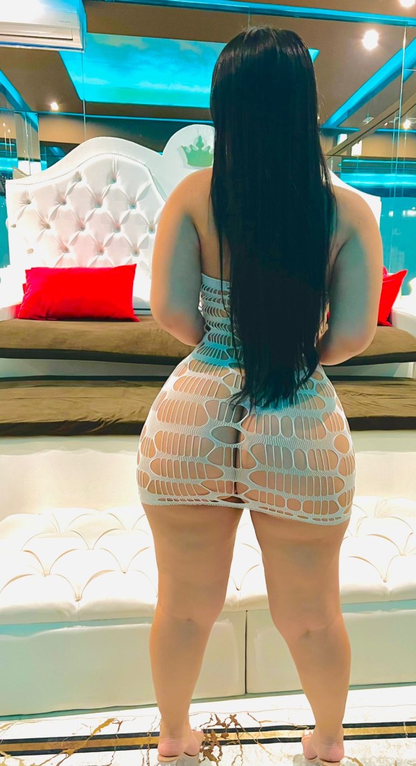 HERMOSA LATINA FIESTERA MUY SENSUAL Y MORBOSA..!!
