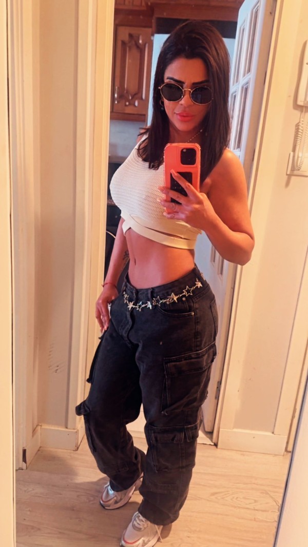 Guapísima brasileña festera de regreso en tu ciudad