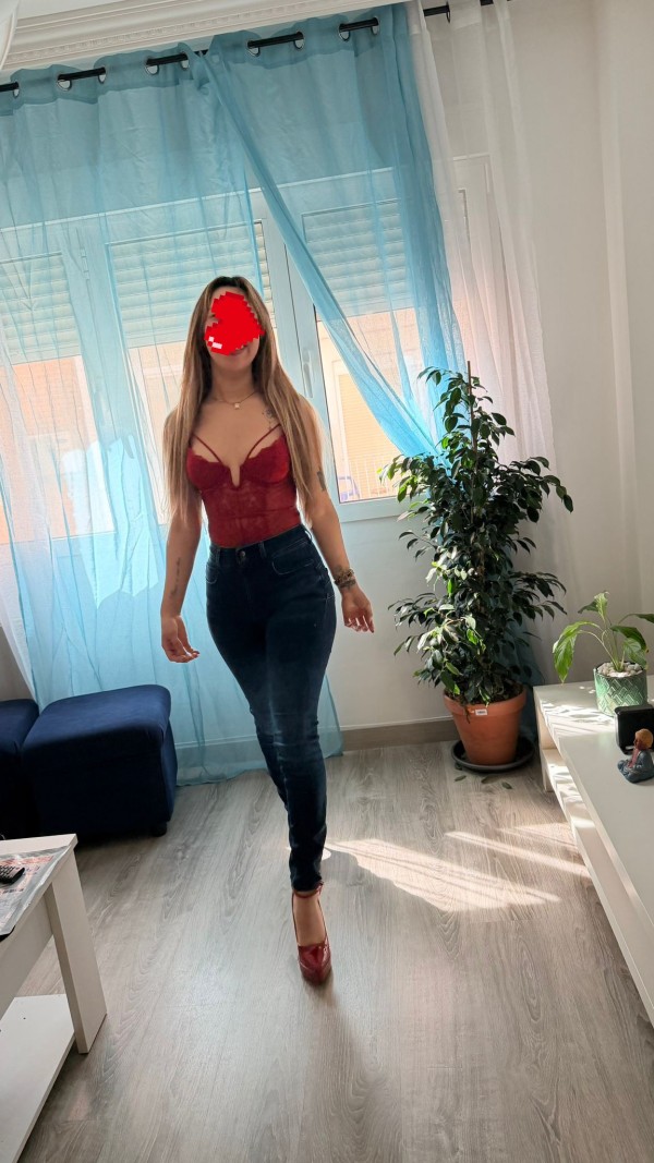 JOVENCITA COQUETA MUY PUTITA COMO TE CUSTA A TI !