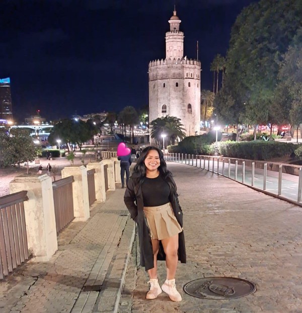 De vuelta por valencia bella riquisima colombiana