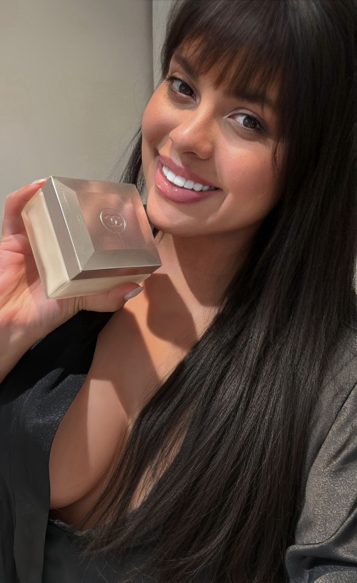 ANA ESPAÑA DULCE CARITA DE ANGEL CULAZO DE DIABLA