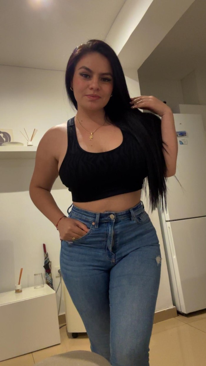 Exótica implicada terminación facial y en pechos