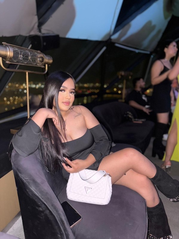 Rubias morenas muy juguetones y complacientes