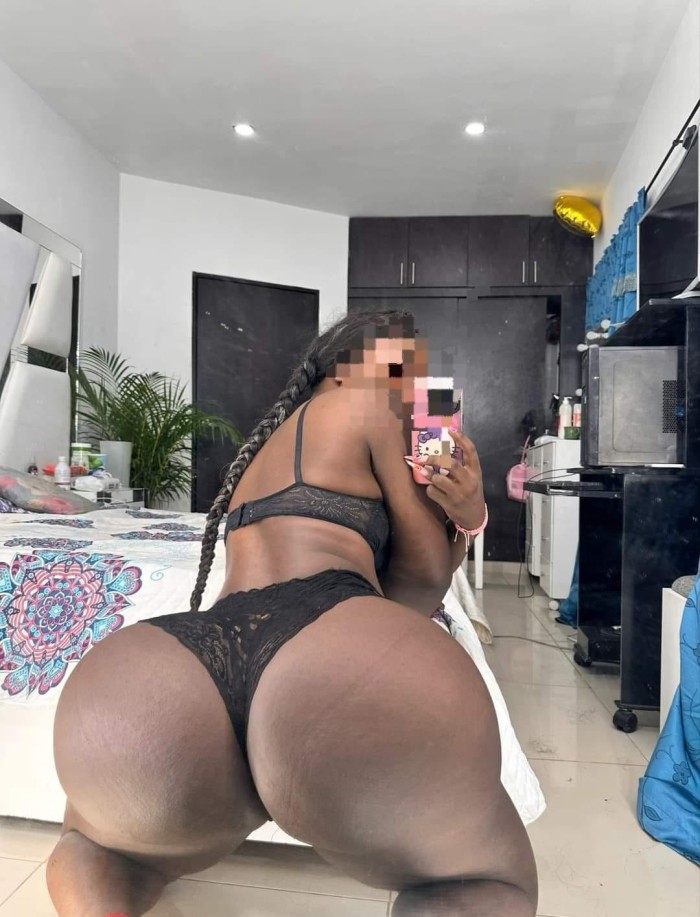 ARDIENTE APASIONADA COMPLACIENTE BOMBA DE SEXO