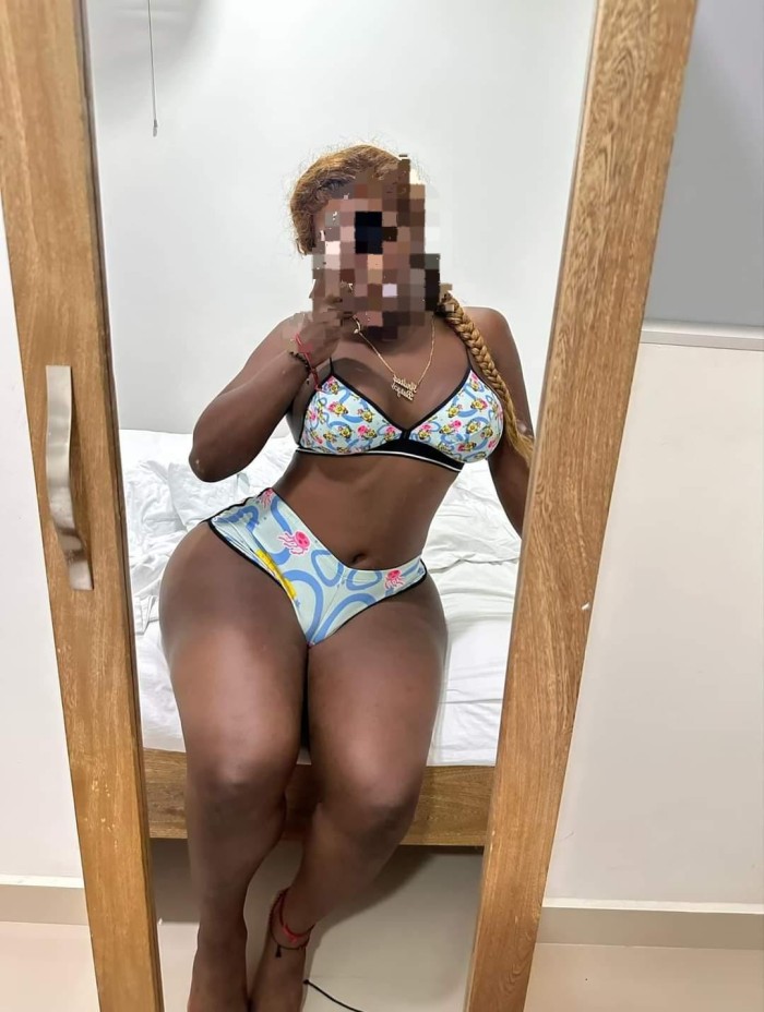 ARDIENTE APASIONADA COMPLACIENTE BOMBA DE SEXO